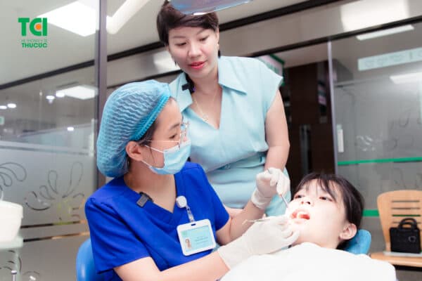 Bị nấm miệng kiêng ăn gì: đồ ăn nhanh