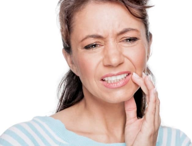 tại sao răng bọc sứ