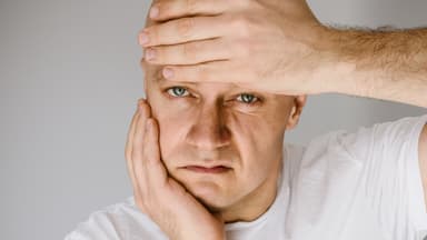 Giải đáp: Bọc răng sứ bị ê buốt phải làm sao?