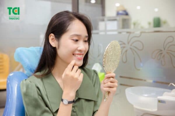Bọc răng sứ ở Thu Cúc TCI siêu nhẹ nhàng, thoải mái