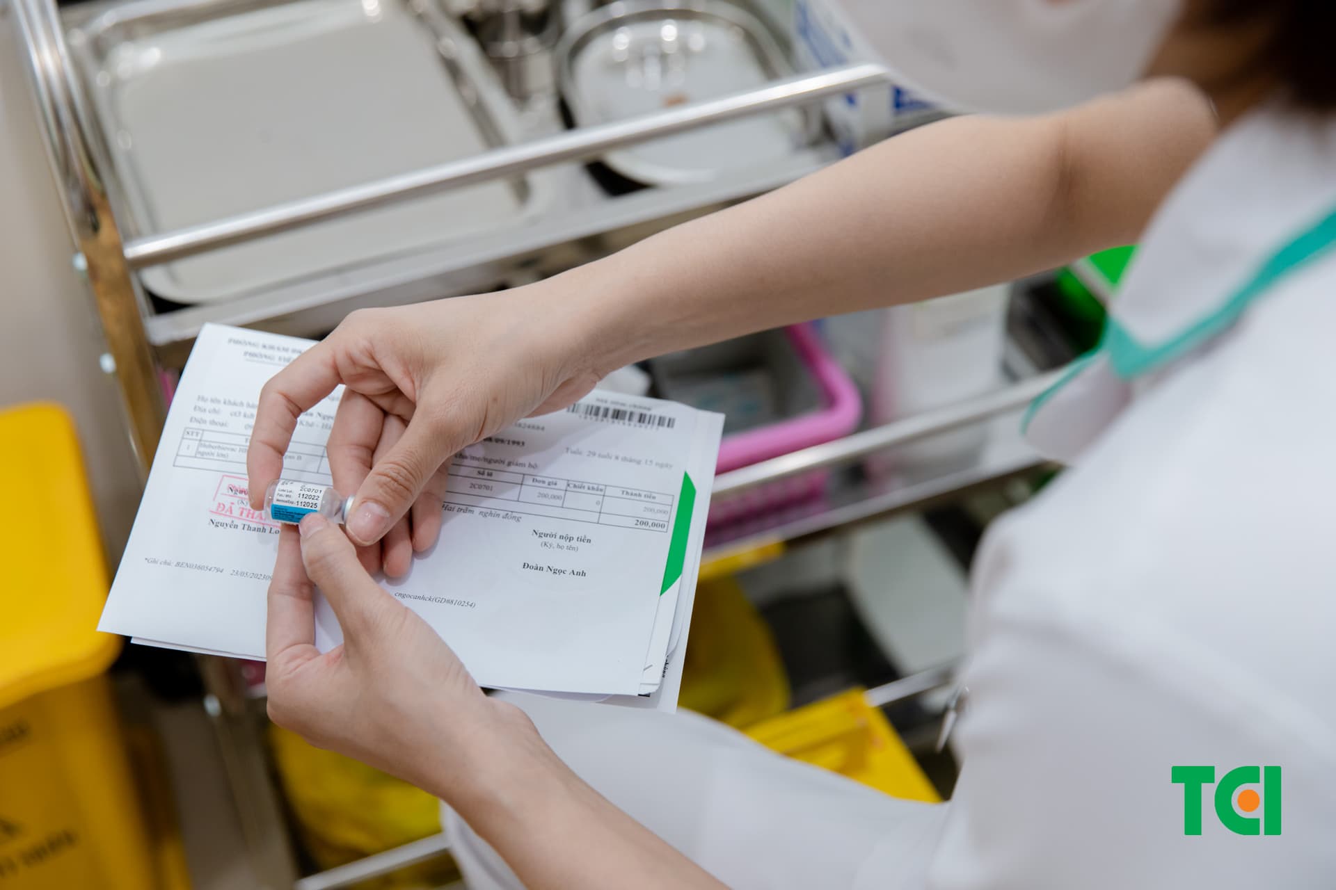 Vắc xin viêm gan B kích thích hệ miễn dịch tạo ra kháng thể chống lại virus viêm gan B