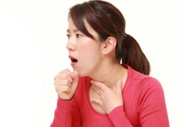 Khi hóc xương ếch, người hóc lập tức cảm thấy khó chịu, nuốt đau, nuốt vướng