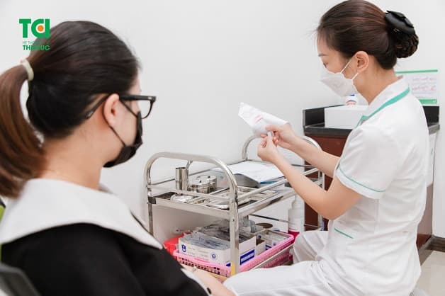 chích uốn ván bị sưng