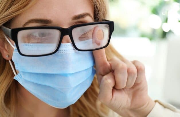 cắt kính cận đổi màu loại nào