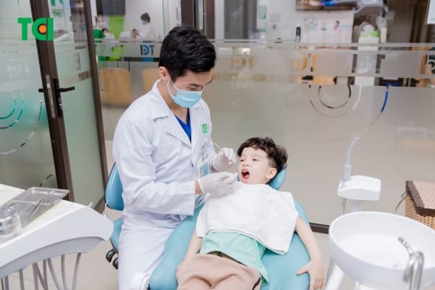 Chăm sóc răng cho bé thay răng thế nào?