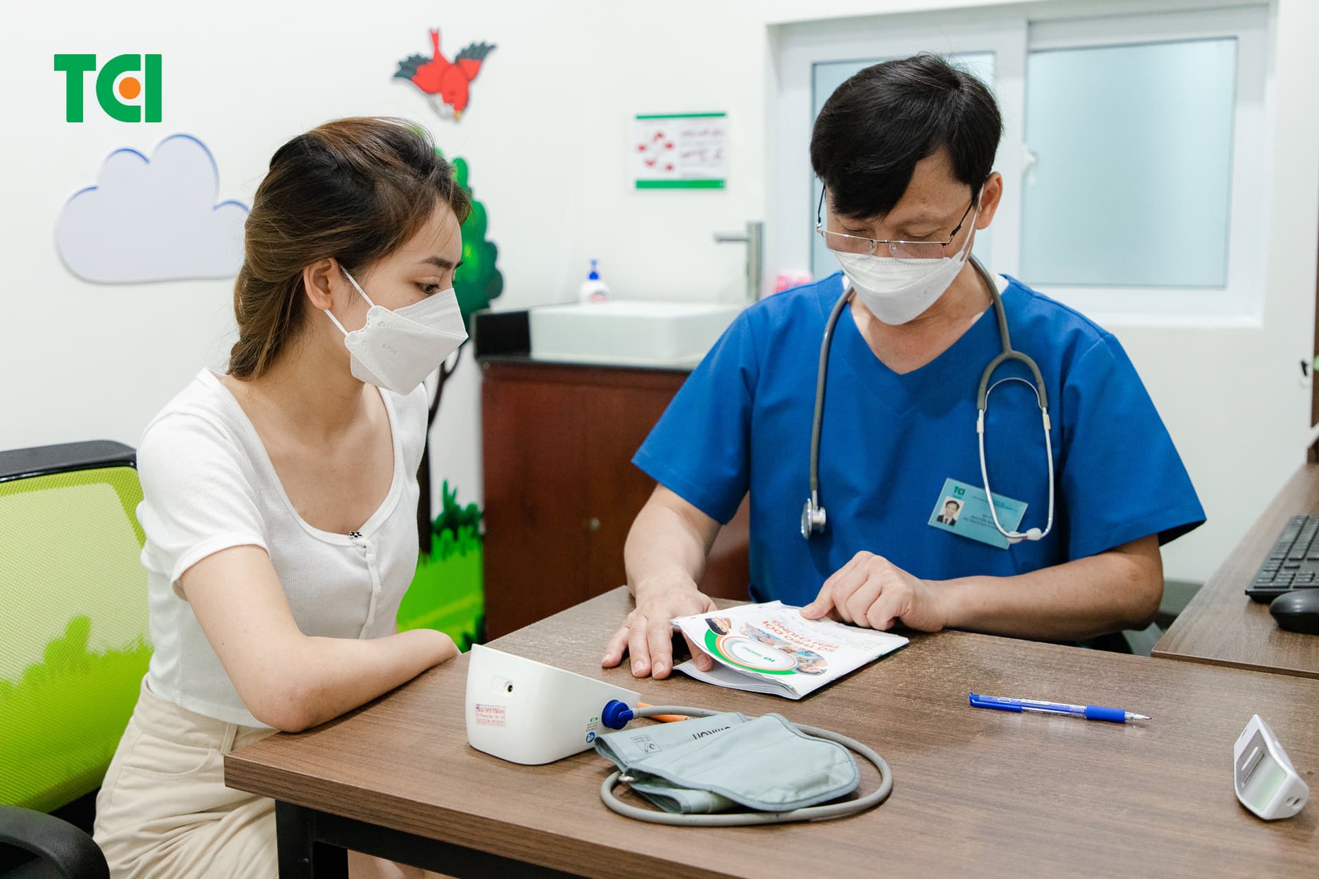 Quyết định tiêm vacxin HPV nên được thảo luận với bác sĩ