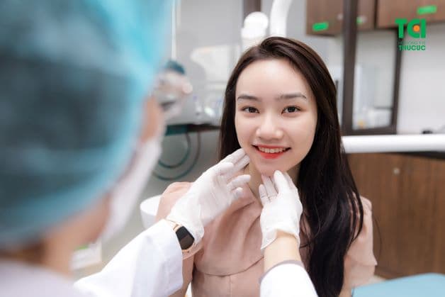 Dán sứ phù hợp với những trường hợp gặp vấn đề nhẹ về thẩm mỹ răng