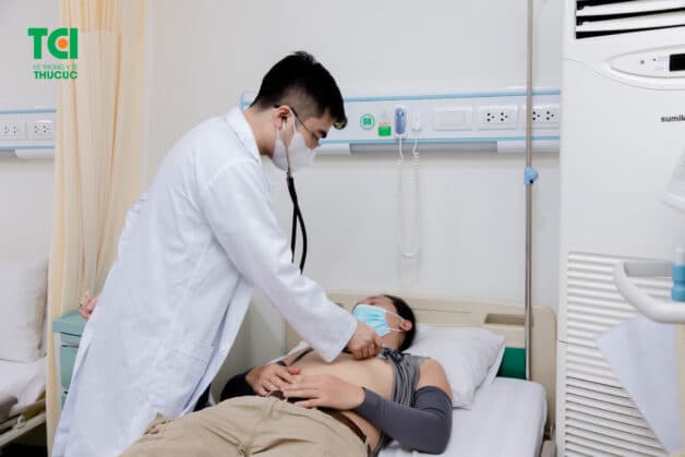 Cấp cứu kịp thời người bị đột quỵ.