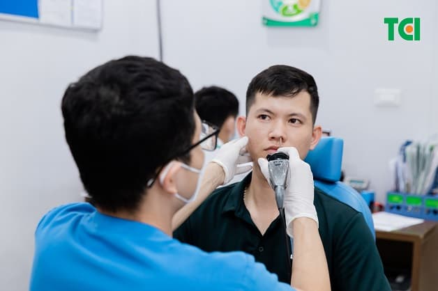 dị vật ở trong tai mũi họng