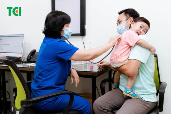 Trẻ mắc dị vật trong phế quản có nguy cơ biến chứng nguy hiểm-3