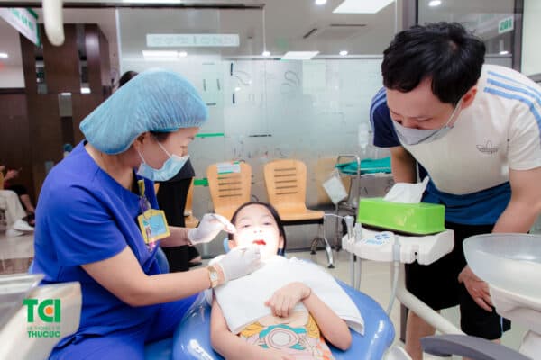 Quá trình điều trị tủy răng sữa cho trẻ có đau không?