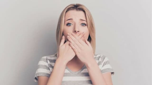 Hôi miệng mùi trứng thối và nguyên nhân