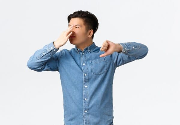 Hôi miệng ảnh hưởng đáng kể đến sự tự tin trong giao tiếp