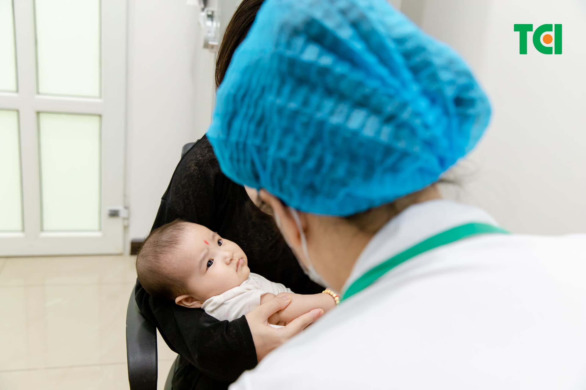 không tiêm mũi viêm gan b sơ sinh khi mắc các bệnh nhiễm trùng hoặc cấp tính.