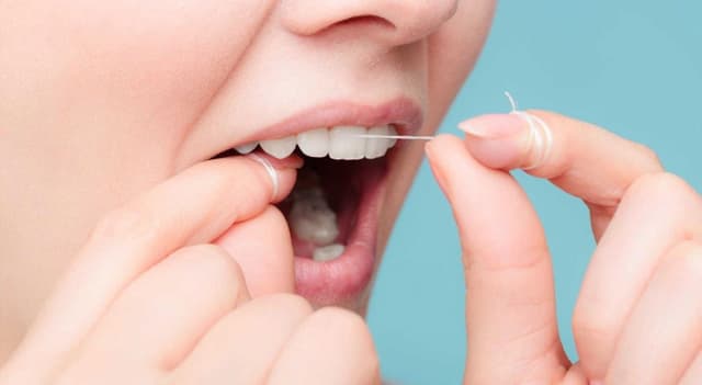 Phương pháp làm sạch răng tại nhà đúng cách