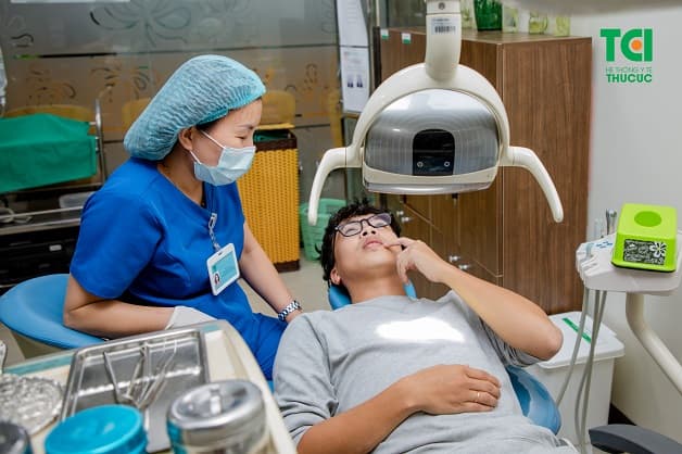 Đi Lấy cao răng bằng công nghệ mới