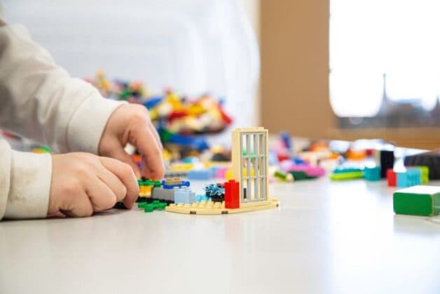 Lấy dị vật trong mũi trẻ khi tai nạn xảy ra