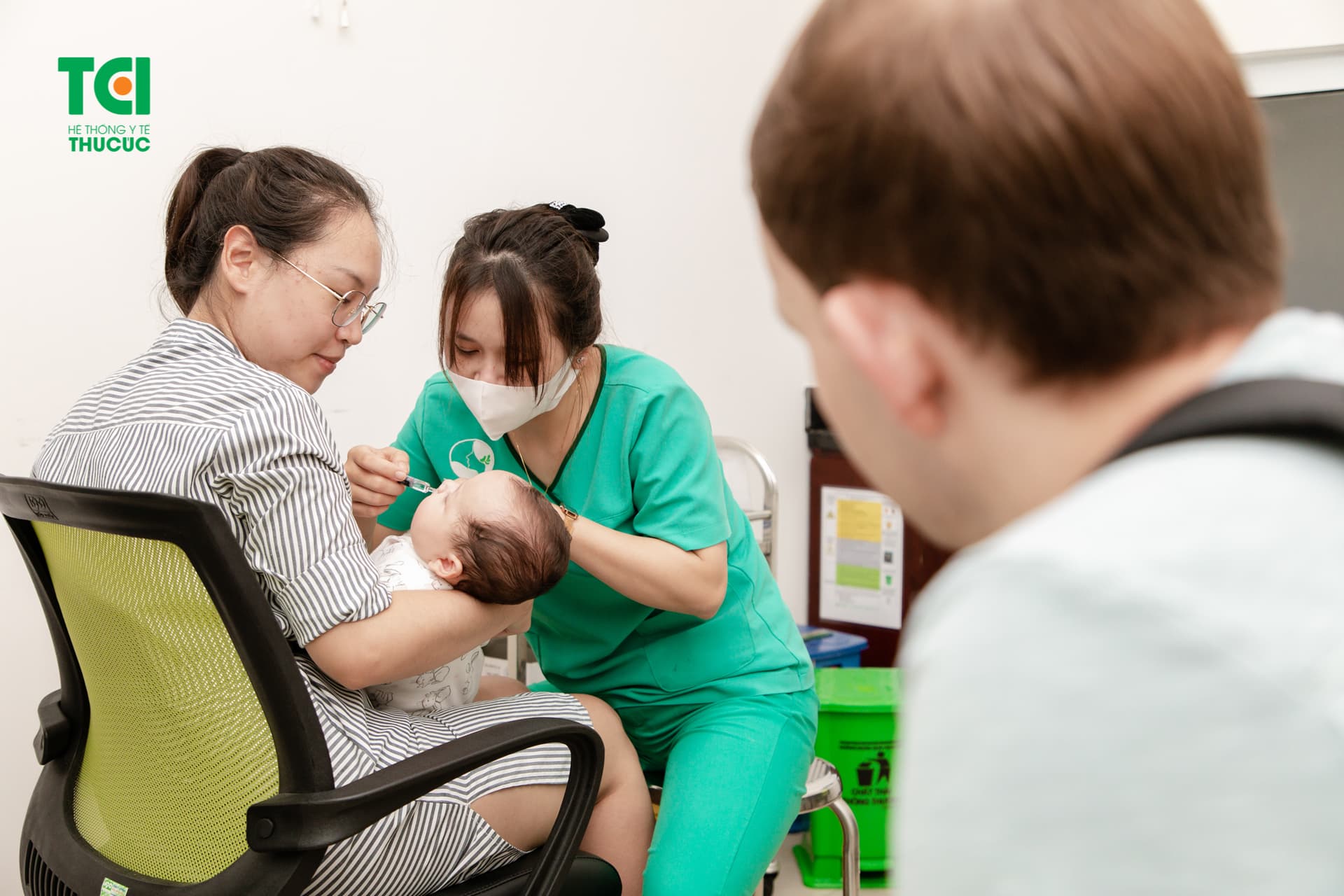 mũi tiêm viêm gan b cho trẻ sơ sinh cần được thực hiện ngay từ sau khi sinh