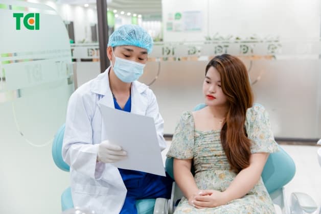 nhổ răng khôn xong có lỗ