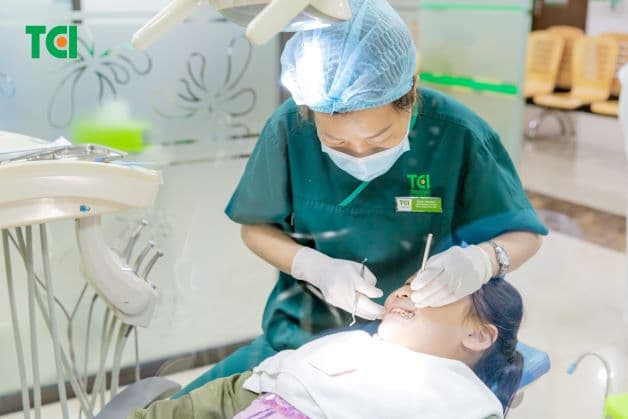 Khám răng định kỳ cũng là một cách để phòng tránh bệnh viêm nướu