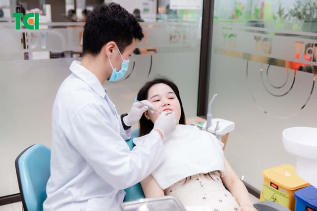 Những cách chữa trị khi răng cửa bị sâu bên trong