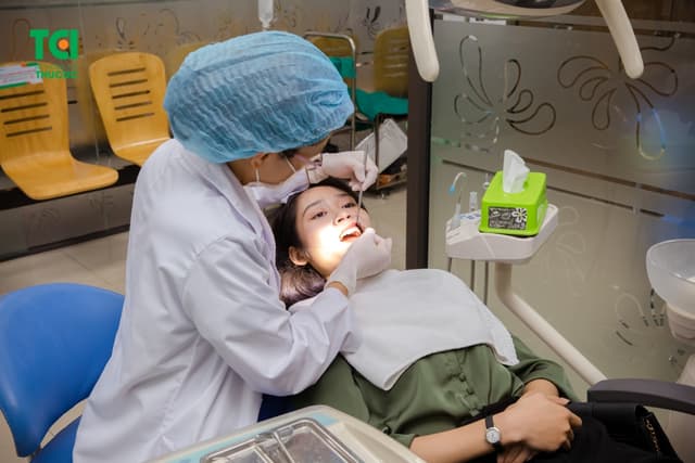 Cách khắc phục tình trạng răng lung lay tụt lợi