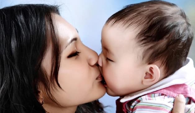 bị sâu răng di truyền