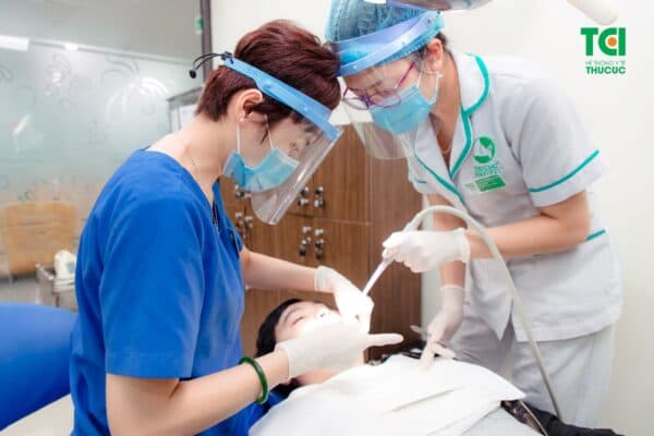 Sâu răng mới chớm ở bệnh nhân