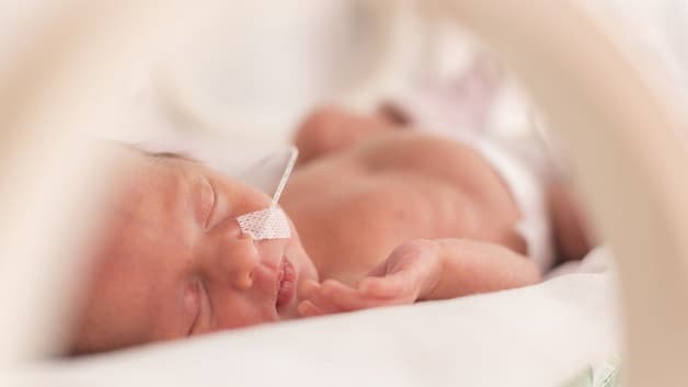 suy hô hấp trẻ sơ sinh phải làm sao