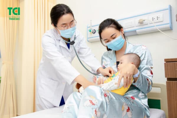 Bệnh tay chân miệng ở bé