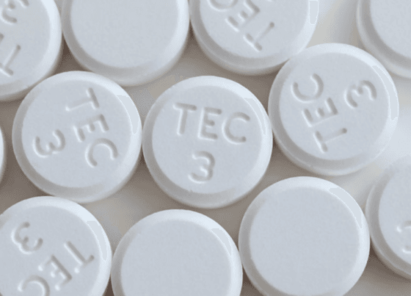 Bé 0-6 tuổi có thể uống thuốc giảm ho codein nếu được bác sĩ chỉ định