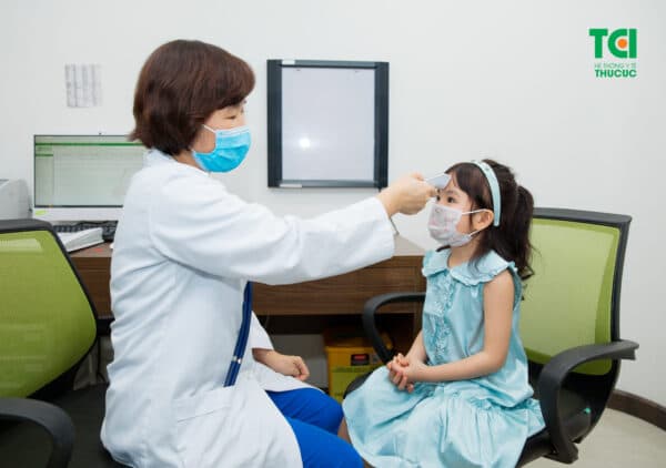 Dùng thuốc chữa cảm lạnh cho trẻ đừng bỏ qua những lưu ý này-2