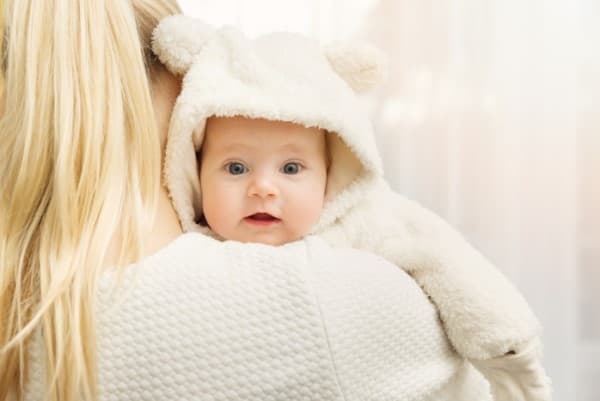 Bố mẹ hãy chủ động phòng tránh bệnh cảm lạnh cho con