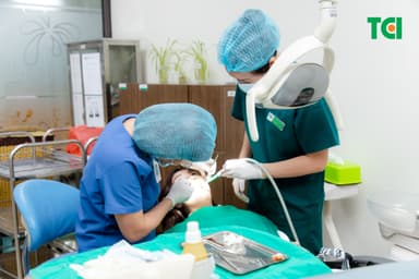 Trám răng sâu có đau không và những lưu ý