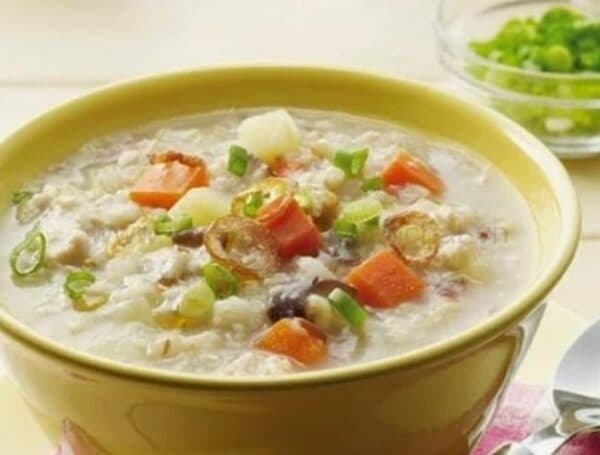 Cháo thịt bò cà rốt là món ăn rất tốt cho bé cảm cúm