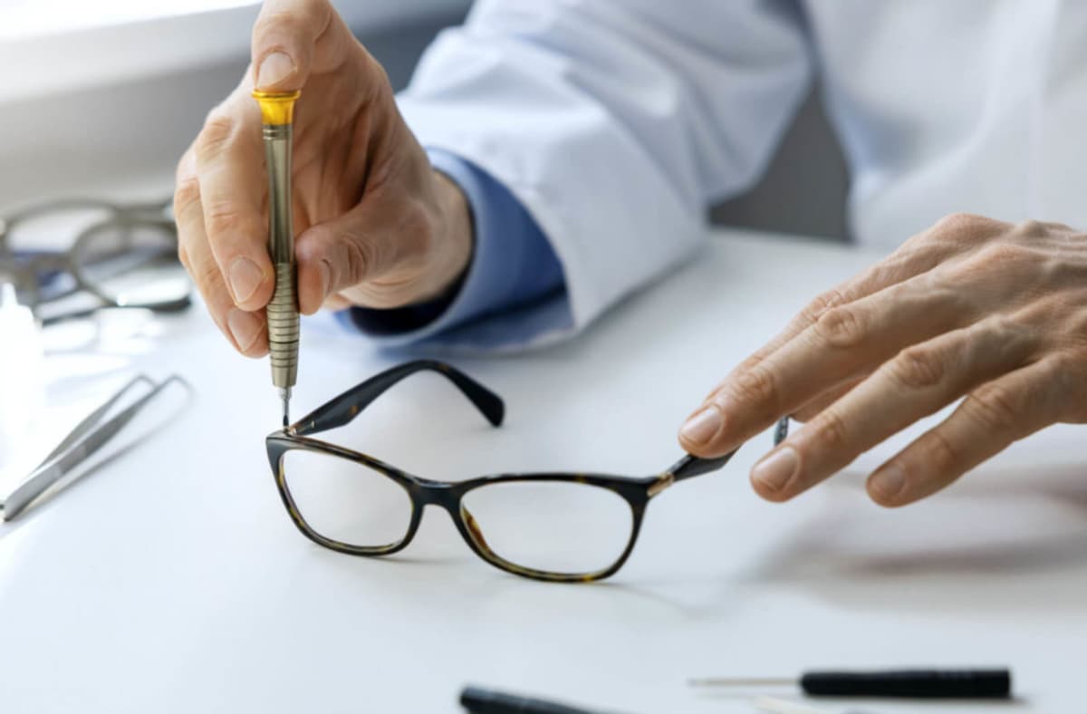 5 Cách khắc phục tình trạng tròng kính bị lỏng đơn giản