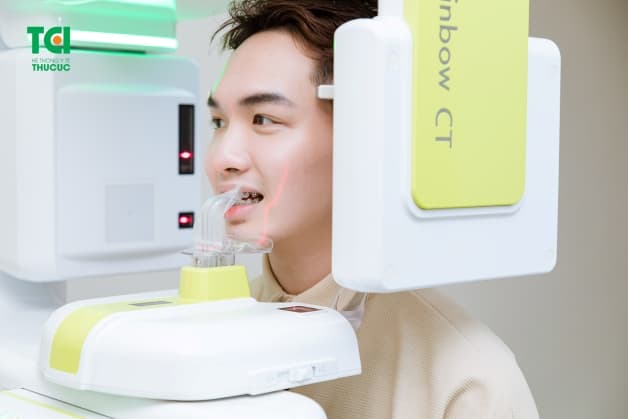 Bệnh nhân sẽ được thăm khám, chụp X-quang để xác định tình trạng răng miệng cụ thể