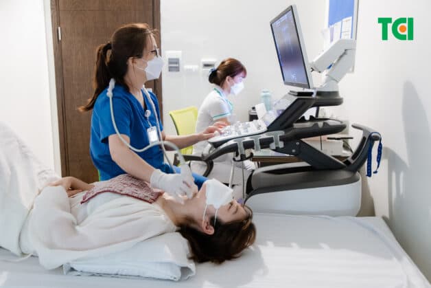Siêu âm cho thấy tuyến giáp bất thường, phương pháp được ứng dụng phổ biến trong chẩn đoán và điều trị các bệnh lý tuyến giáp