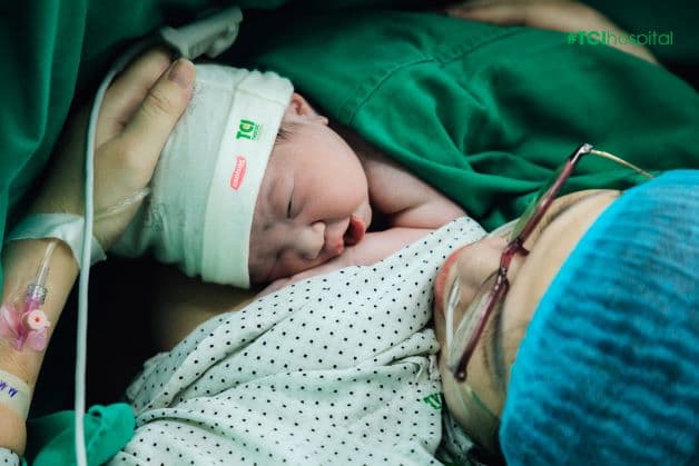 mẹ sinh mổ lần 3