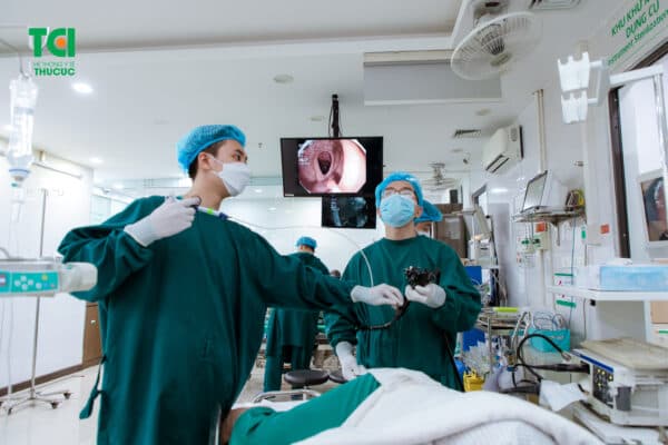 Nội soi đại tràng chẩn đoán u gist