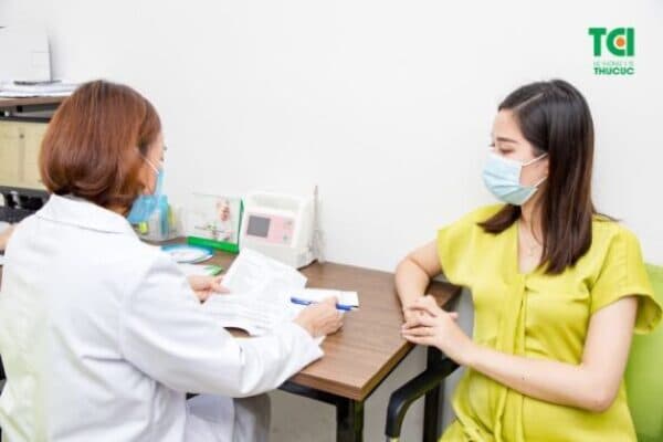 Các mẹ bầu nên đi khám đầy đủ, bổ sung dinh dưỡng cân bằng để hạn chế nguy cơ sinh non