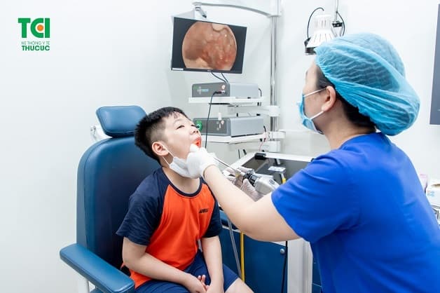 xử lý hóc dị vật ở trẻ ra sao