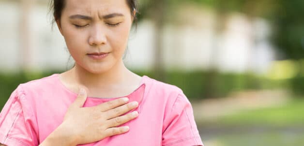 Trào ngược dạ dày thực quản đặc trưng bởi triệu chứng ợ hơi, ợ chua, ợ nóng.