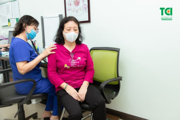 Người bệnh viêm phổi cần tái khám đúng lịch