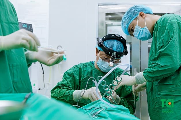 phẫu thuật khi bị viêm amidan