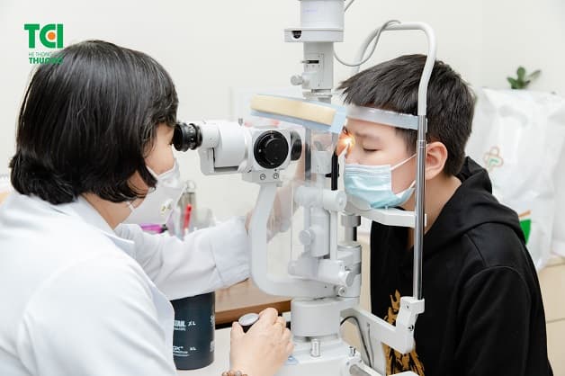 Các bước đo kính áp tròng