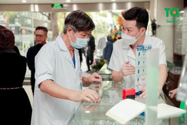 Thông tin về giá tròng kính siêu mỏng hiện nay