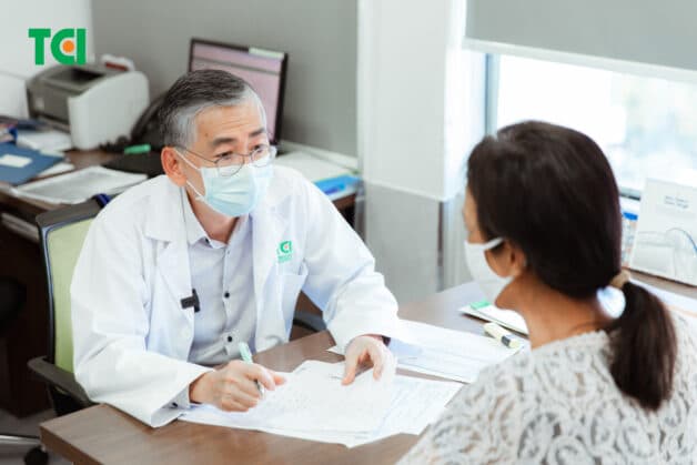Bệnh nhân ung thư thăm khám với chuyên gia Singapore tại Thu Cúc TCI