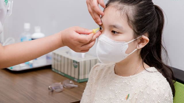 Giải đáp: Kính Ortho-k dùng được bao lâu