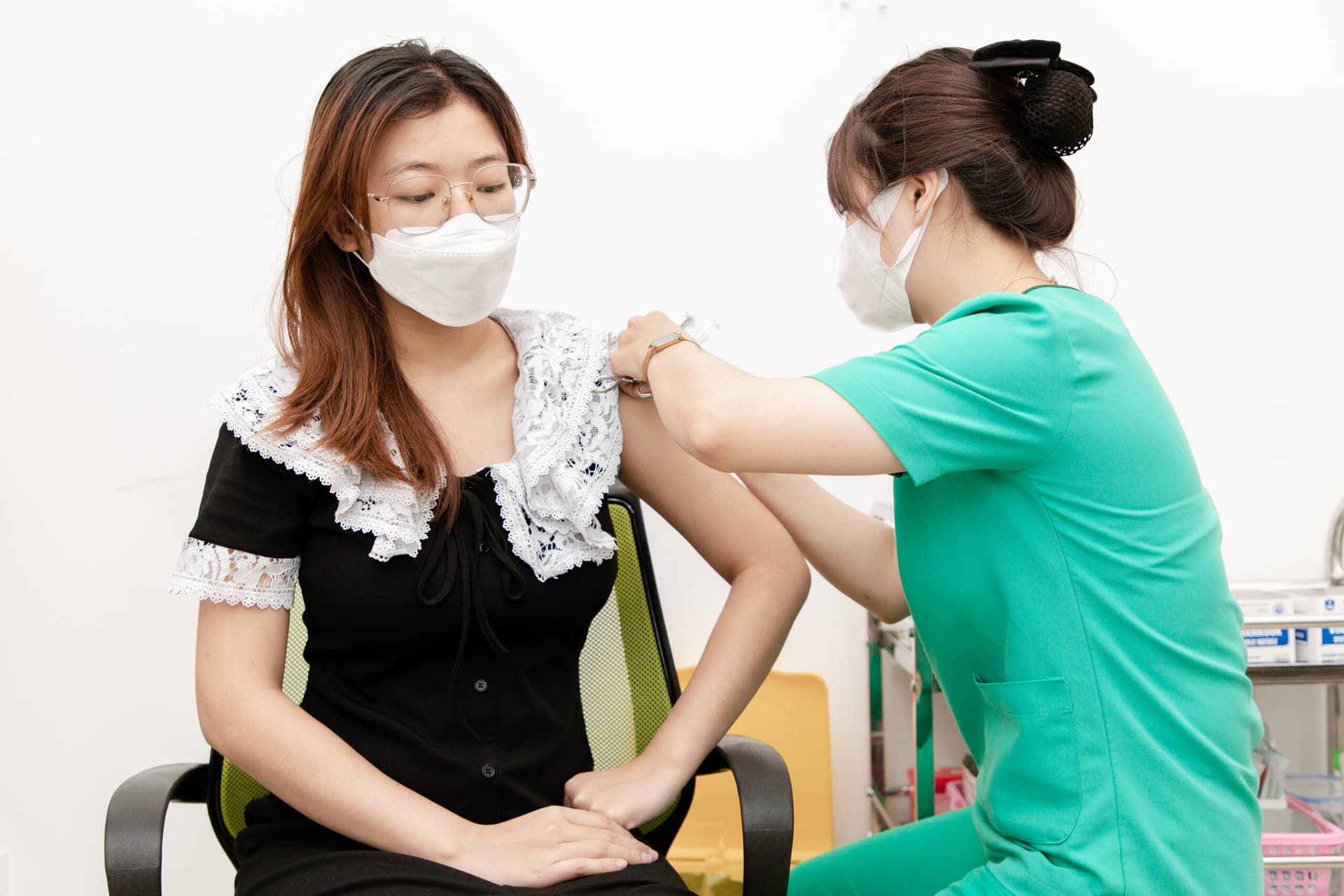 Việc tiêm phòng đầy đủ các mũi tiêm phòng ung thư cổ tử cung mang lại nhiều lợi ích cho chị em phụ nữ